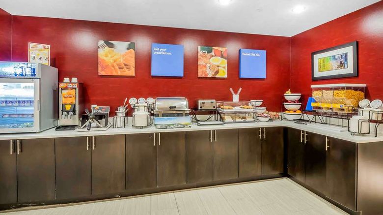 <b>Comfort Inn & Suites Bronx, NY Restaurant</b>. Images powered by <a href="https://iceportal.shijigroup.com/" title="IcePortal" target="_blank">IcePortal</a>.