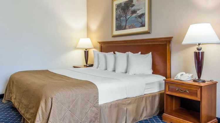 Clarion Hotel & Conference Center Room