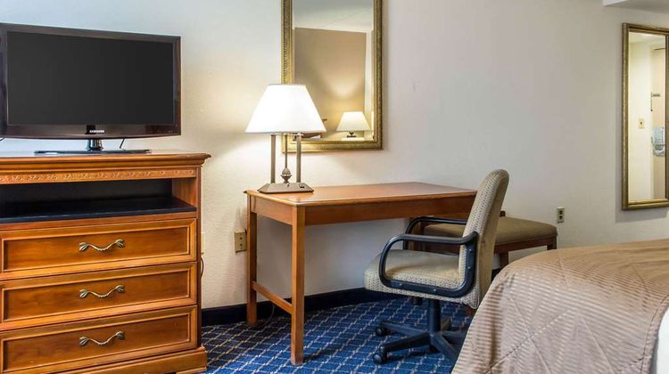 Clarion Hotel & Conference Center Room