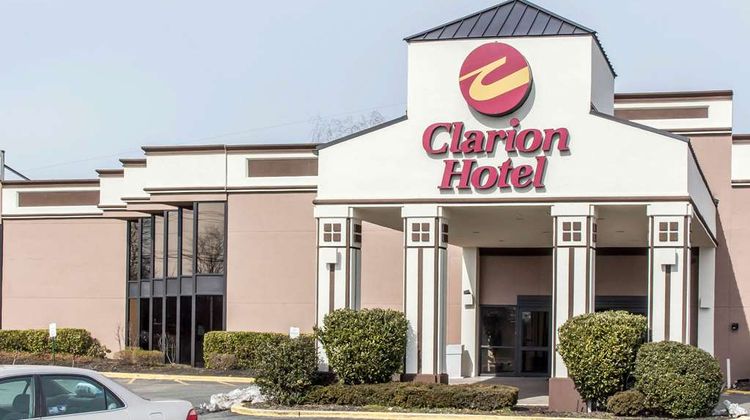 Clarion Hotel & Conference Center Exterior