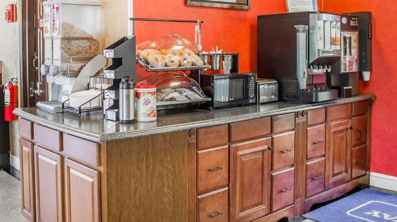 <b>Rodeway Inn Huntington Station Restaurant</b>. Images powered by <a href="https://iceportal.shijigroup.com/" title="IcePortal" target="_blank">IcePortal</a>.