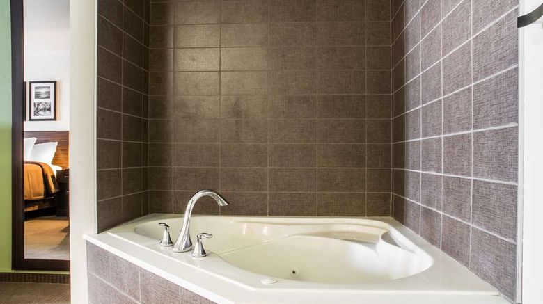 <b>Sleep Inn and Suites Syracuse Airport Suite</b>. Images powered by <a href="https://iceportal.shijigroup.com/" title="IcePortal" target="_blank">IcePortal</a>.