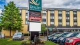 Quality Hotel & Suites at the Falls Exterior