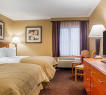 Clarion Hotel & Suites Riverfront Room
