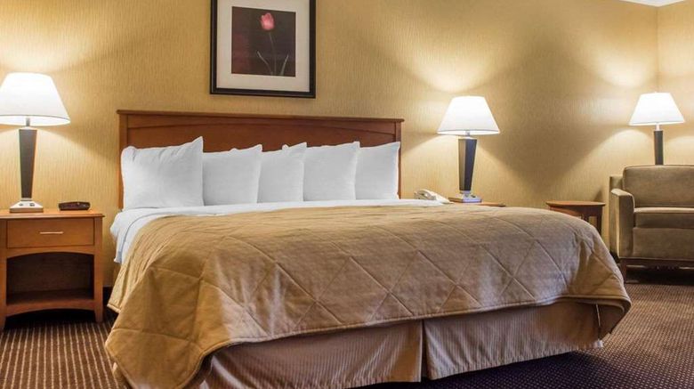 <b>Clarion Hotel & Suites Riverfront Suite</b>. Images powered by <a href="https://iceportal.shijigroup.com/" title="IcePortal" target="_blank">IcePortal</a>.