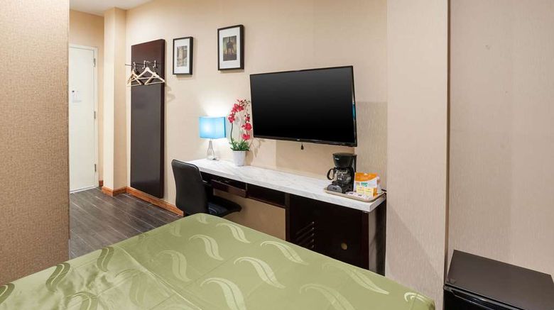 <b>Quality Inn near Sunset Park Room</b>. Images powered by <a href="https://iceportal.shijigroup.com/" title="IcePortal" target="_blank">IcePortal</a>.