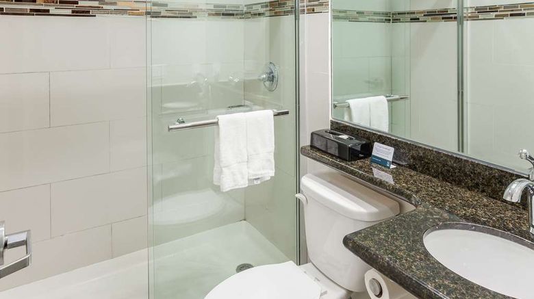 <b>Quality Inn near Sunset Park Room</b>. Images powered by <a href="https://iceportal.shijigroup.com/" title="IcePortal" target="_blank">IcePortal</a>.