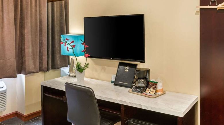 <b>Quality Inn near Sunset Park Room</b>. Images powered by <a href="https://iceportal.shijigroup.com/" title="IcePortal" target="_blank">IcePortal</a>.