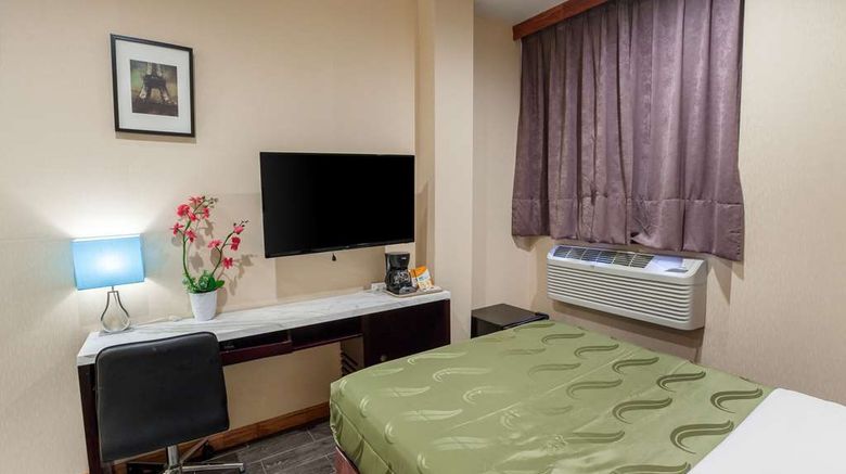 <b>Quality Inn near Sunset Park Room</b>. Images powered by <a href="https://iceportal.shijigroup.com/" title="IcePortal" target="_blank">IcePortal</a>.
