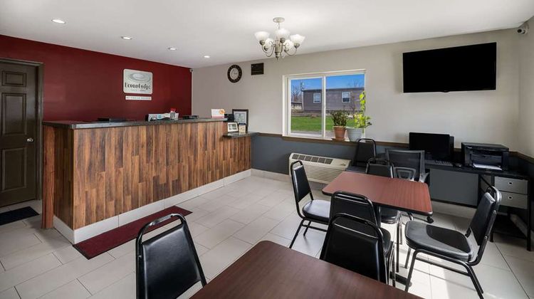 Econo Lodge Inn/Suites Canandaigua Motel Lobby