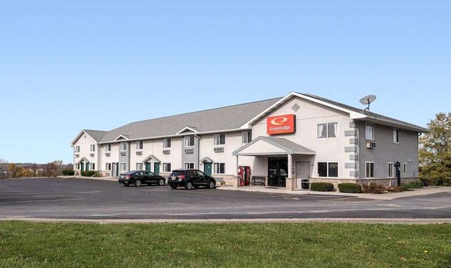 Econo Lodge Inn/Suites Canandaigua Motel Exterior