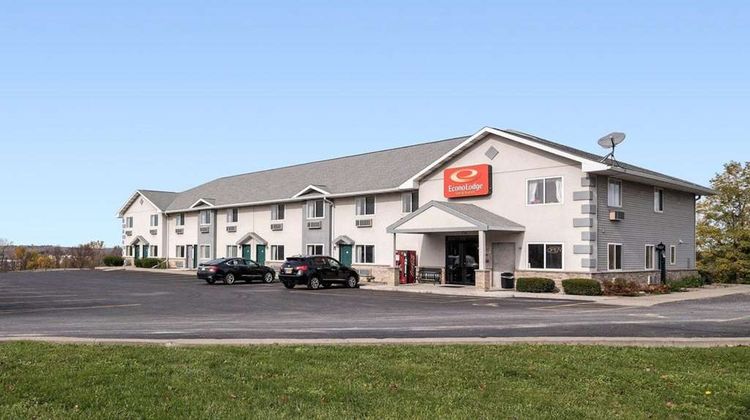 Econo Lodge Inn/Suites Canandaigua Motel Exterior
