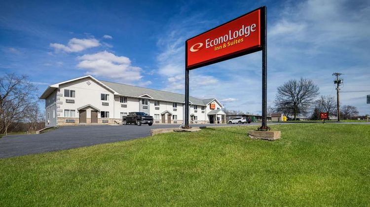 Econo Lodge Inn/Suites Canandaigua Motel Exterior