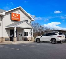 Econo Lodge Inn/Suites Canandaigua Motel Exterior