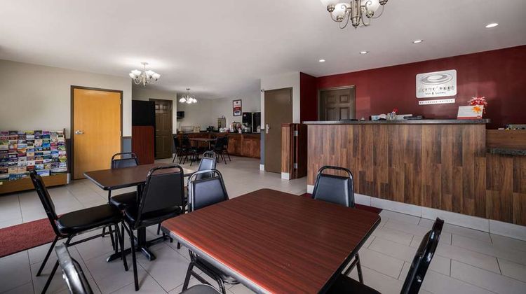 Econo Lodge Inn/Suites Canandaigua Motel Lobby