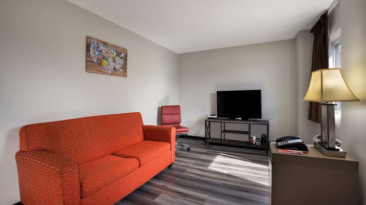 Econo Lodge Inn/Suites Canandaigua Motel Room