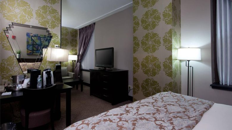 <b>The Giacomo, an Ascend Hotel Room</b>. Images powered by <a href="https://iceportal.shijigroup.com/" title="IcePortal" target="_blank">IcePortal</a>.