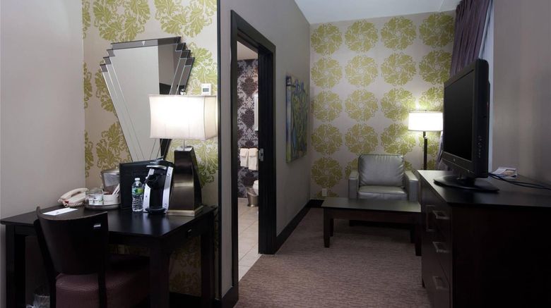 <b>The Giacomo, an Ascend Hotel Room</b>. Images powered by <a href="https://iceportal.shijigroup.com/" title="IcePortal" target="_blank">IcePortal</a>.