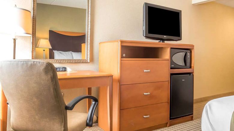 <b>Quality Inn Spring Valley Room</b>. Images powered by <a href="https://iceportal.shijigroup.com/" title="IcePortal" target="_blank">IcePortal</a>.