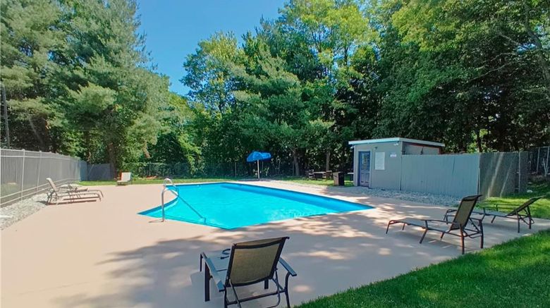 <b>Quality Inn Spring Valley Pool</b>. Images powered by <a href="https://iceportal.shijigroup.com/" title="IcePortal" target="_blank">IcePortal</a>.