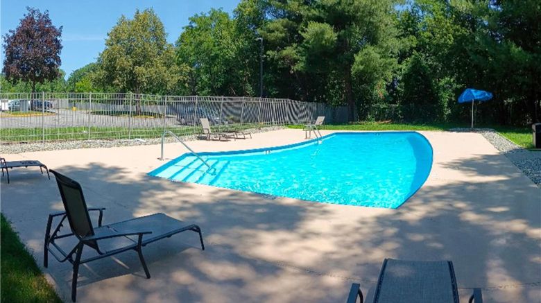 <b>Quality Inn Spring Valley Pool</b>. Images powered by <a href="https://iceportal.shijigroup.com/" title="IcePortal" target="_blank">IcePortal</a>.