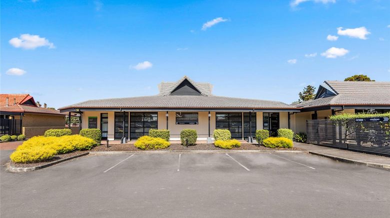 <b>Quality Hotel Lincoln Green Exterior</b>. Images powered by <a href="https://iceportal.shijigroup.com/" title="IcePortal" target="_blank">IcePortal</a>.