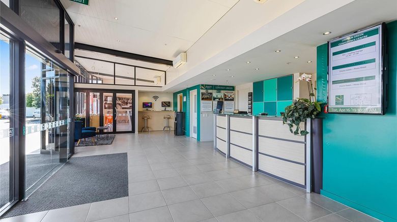 <b>Quality Hotel Lincoln Green Lobby</b>. Images powered by <a href="https://iceportal.shijigroup.com/" title="IcePortal" target="_blank">IcePortal</a>.