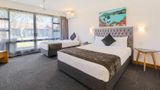 Quality Hotel Lincoln Green Room