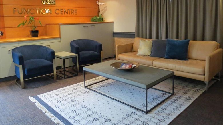 <b>Quality Hotel Lincoln Green Lobby</b>. Images powered by <a href="https://iceportal.shijigroup.com/" title="IcePortal" target="_blank">IcePortal</a>.