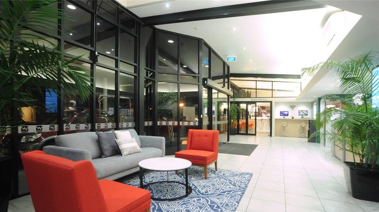 <b>Quality Hotel Lincoln Green Lobby</b>. Images powered by <a href="https://iceportal.shijigroup.com/" title="IcePortal" target="_blank">IcePortal</a>.