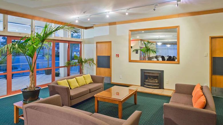 <b>Comfort Hotel Flames Whangarei Lobby</b>. Images powered by <a href="https://iceportal.shijigroup.com/" title="IcePortal" target="_blank">IcePortal</a>.