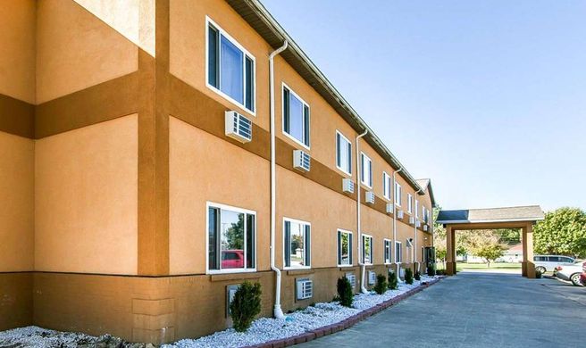 Quality Inn Exterior