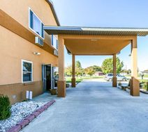 Quality Inn Exterior