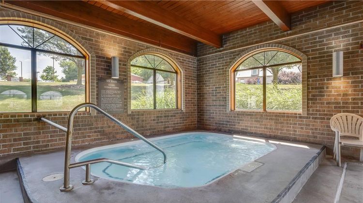Comfort Inn Millersburg Pool