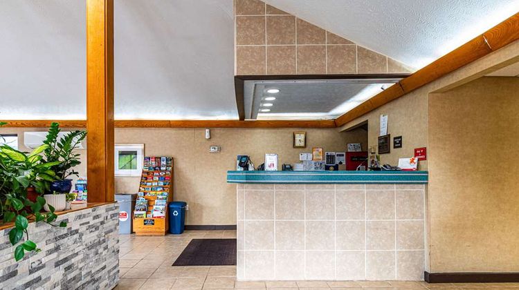 Econo Lodge Lobby