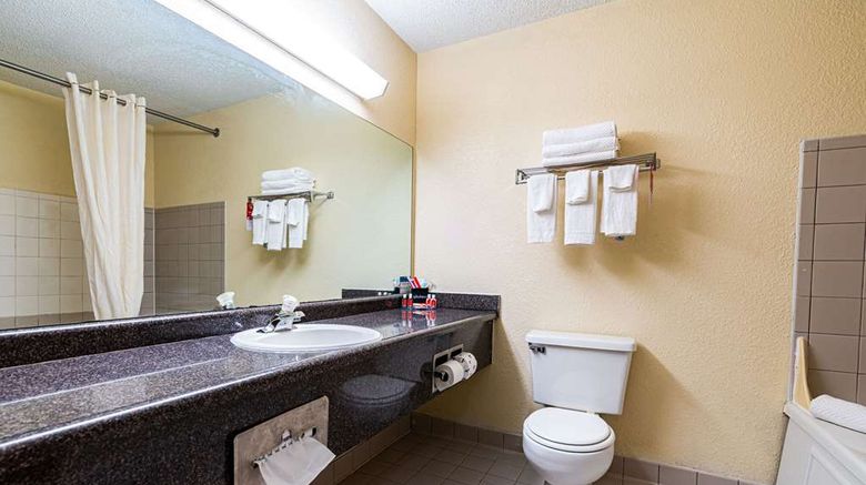 <b>Econo Lodge Suite</b>. Images powered by <a href="https://iceportal.shijigroup.com/" title="IcePortal" target="_blank">IcePortal</a>.