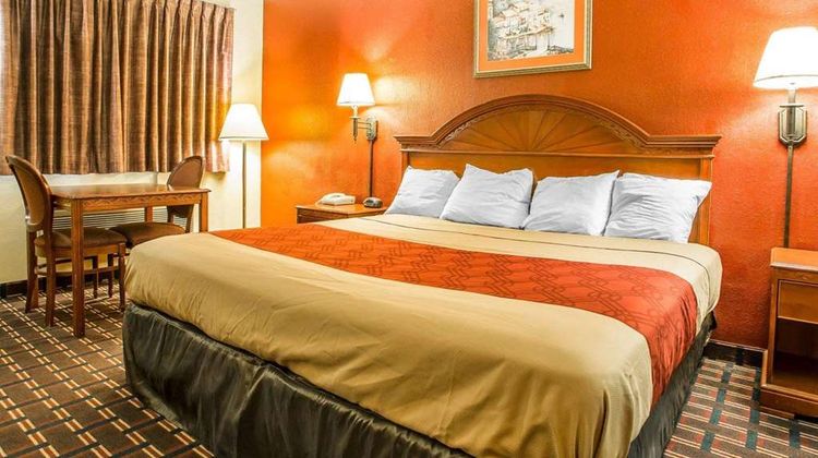 Howard Johnson by Wyndham Montpelier Room