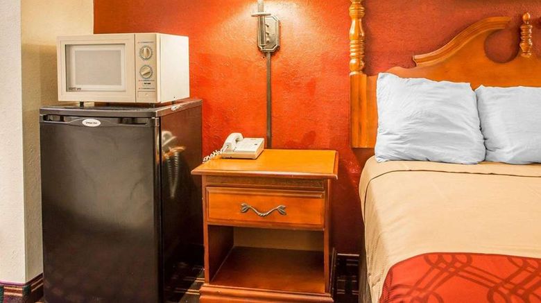 <b>Howard Johnson by Wyndham Montpelier Room</b>. Images powered by <a href="https://iceportal.shijigroup.com/" title="IcePortal" target="_blank">IcePortal</a>.