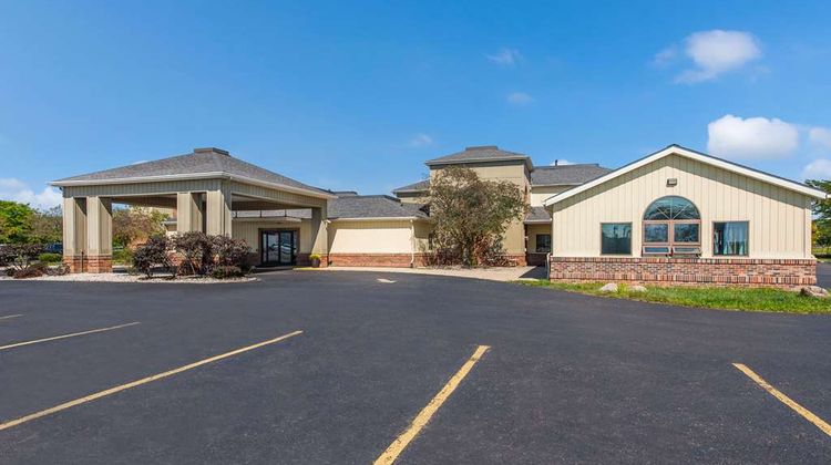 Quality Inn-Upper Sandusky Exterior