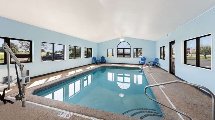 Quality Inn-Upper Sandusky Pool