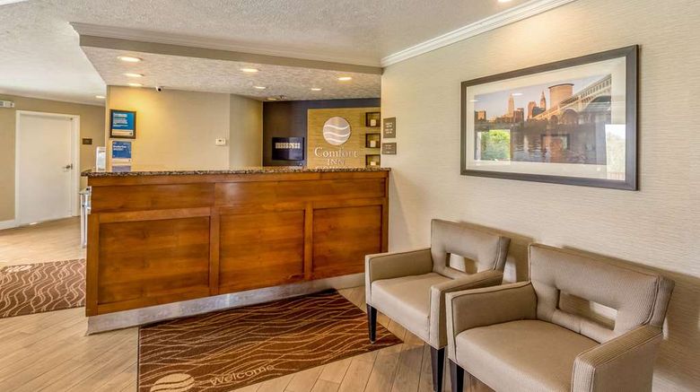 <b>Comfort Inn Independence Lobby</b>. Images powered by <a href="https://iceportal.shijigroup.com/" title="IcePortal" target="_blank">IcePortal</a>.
