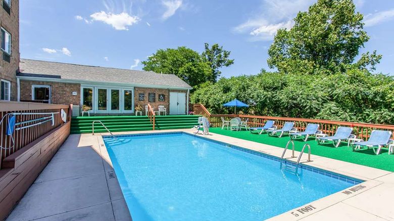 <b>Comfort Inn Independence Pool</b>. Images powered by <a href="https://iceportal.shijigroup.com/" title="IcePortal" target="_blank">IcePortal</a>.