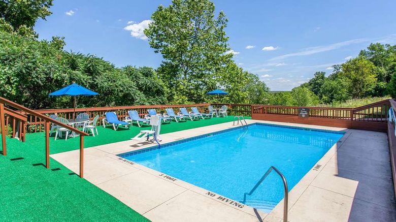<b>Comfort Inn Independence Pool</b>. Images powered by <a href="https://iceportal.shijigroup.com/" title="IcePortal" target="_blank">IcePortal</a>.