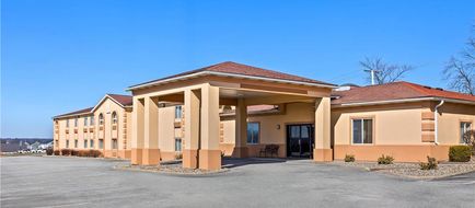 Quality Inn Seville Exterior