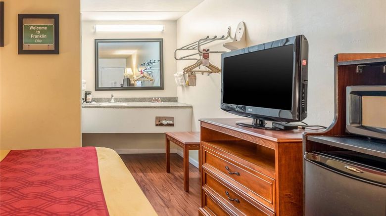 <b>Econo Lodge Franklin - Springboro Room</b>. Images powered by <a href="https://iceportal.shijigroup.com/" title="IcePortal" target="_blank">IcePortal</a>.