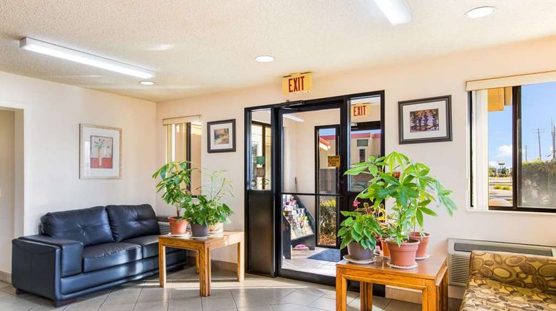 <b>Econo Lodge Lobby</b>. Images powered by <a href="https://iceportal.shijigroup.com/" title="IcePortal" target="_blank">IcePortal</a>.