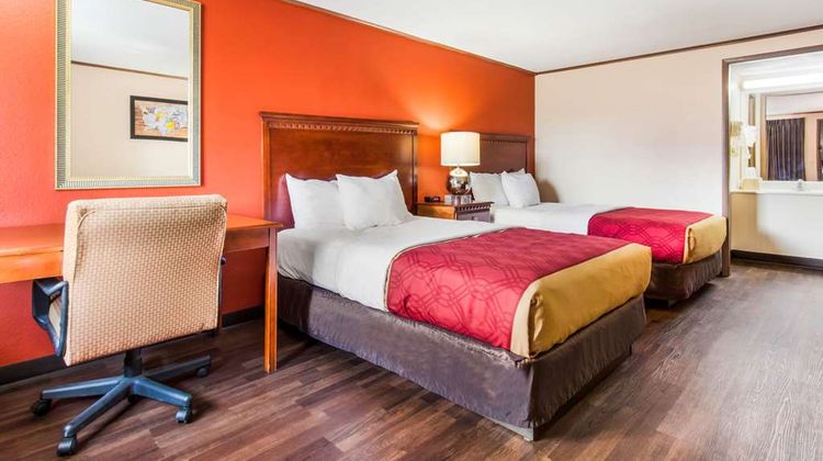 Econo Lodge Room
