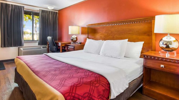 Econo Lodge Room