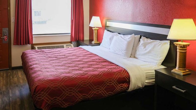 <b>Econo Lodge Room</b>. Images powered by <a href="https://iceportal.shijigroup.com/" title="IcePortal" target="_blank">IcePortal</a>.