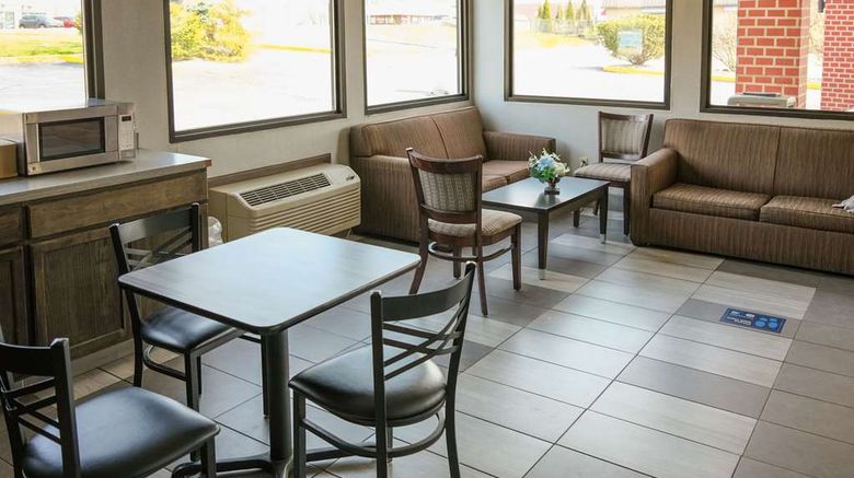 <b>Econo Lodge Lobby</b>. Images powered by <a href="https://iceportal.shijigroup.com/" title="IcePortal" target="_blank">IcePortal</a>.